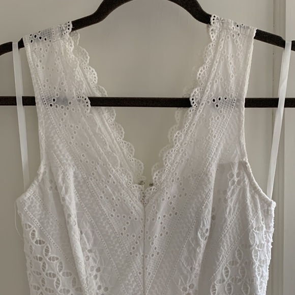 Like New White Eyelet Mini-dress - Picture 2 of 4